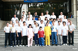 杨美兰师父与学员们合照 Sifu Yeong Hou Lan group photo with students